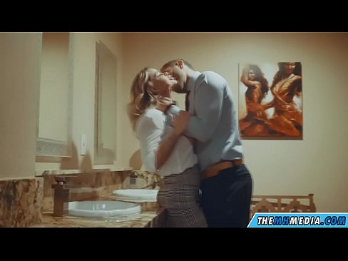 ❤️ Бүкіл аққұба сізді қоғамдық дәретханада азғырғанда ❌ Үйдегі порно бойынша бізде ❤